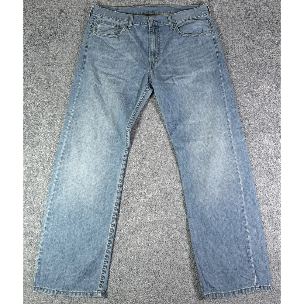 Levis 569 Jeans Blue Relaxed Straight Fit Light Wash Mens Size 34x32 FITS 36x32